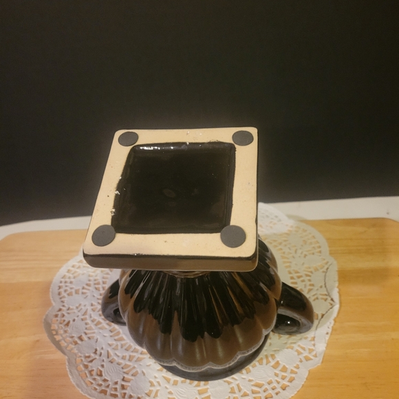 Glossy Black Trophy Style 7" Vase - Picture 4 of 7